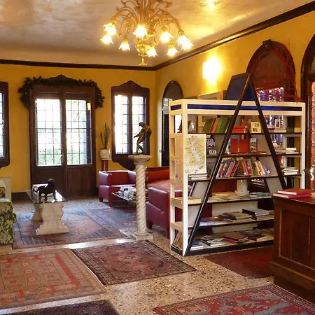 Hotel Alberti
