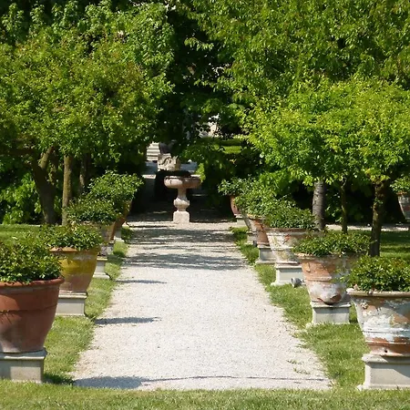 Alberti Hotel 3*