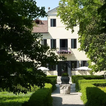 Alberti Hotel